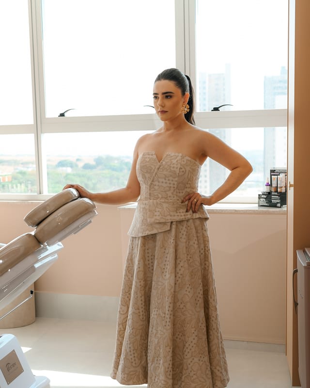 Dra. Ângela Fernandes Marques em atendimento na AF Derma Clinic, em Uberlândia